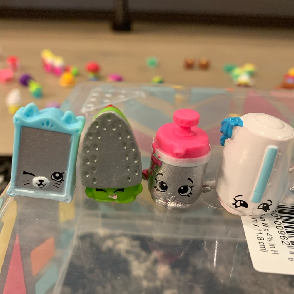 Shopkins- cleaning crew lot of twelve - Picture 2 of 4